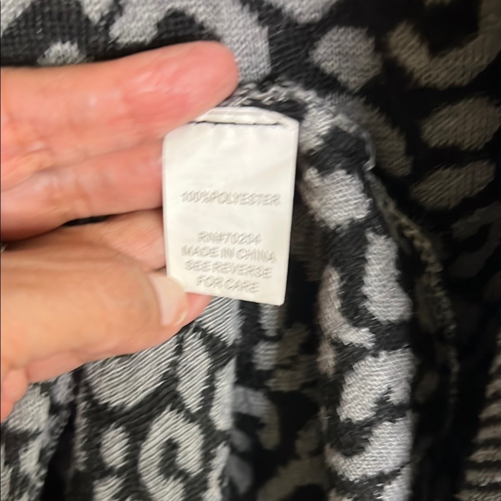 Stylish Gray/Black Leopard Print Cardigan - Picture 4 of 4